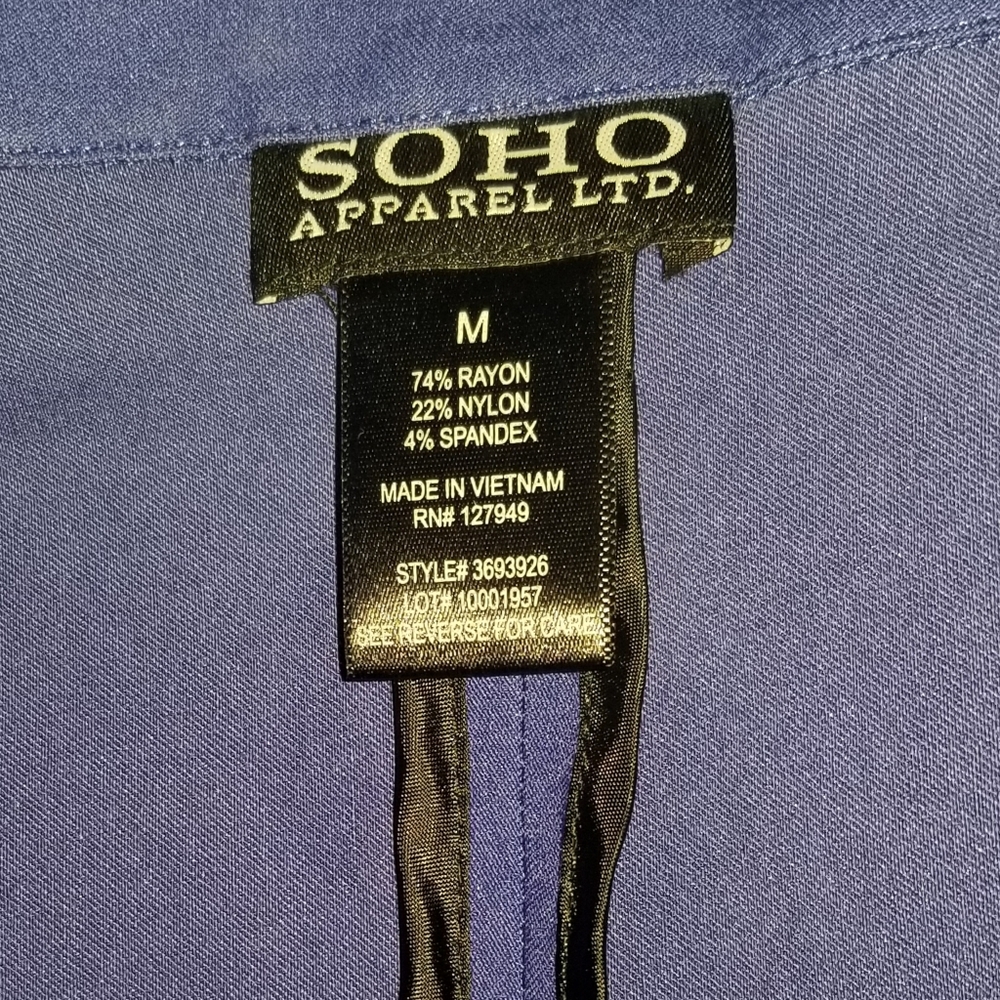 Soho apparel blazer. Size M - Picture 6 of 9